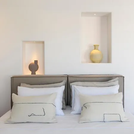 Lilium Ii - Sanctuary Overlooking Psarou Bay פסארו