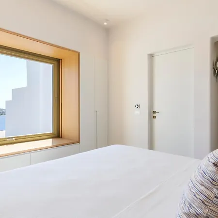 Lilium Ii - Sanctuary Overlooking Psarou Bay פסארו